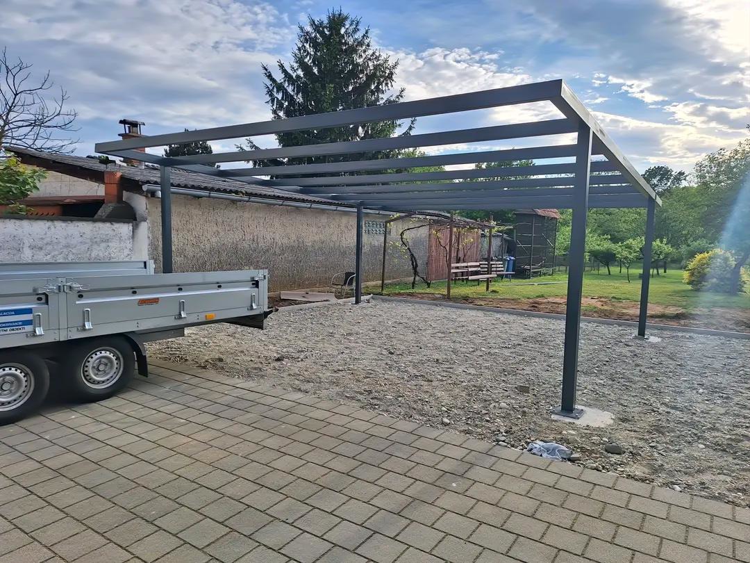 Izrada i montaža moderne metalne nadstrešnice za automobile - Elektro Drrim